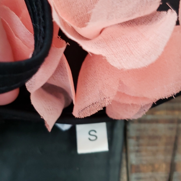 Triangle Bikini Top with Flowers Black/Pink - Picture 6 of 7